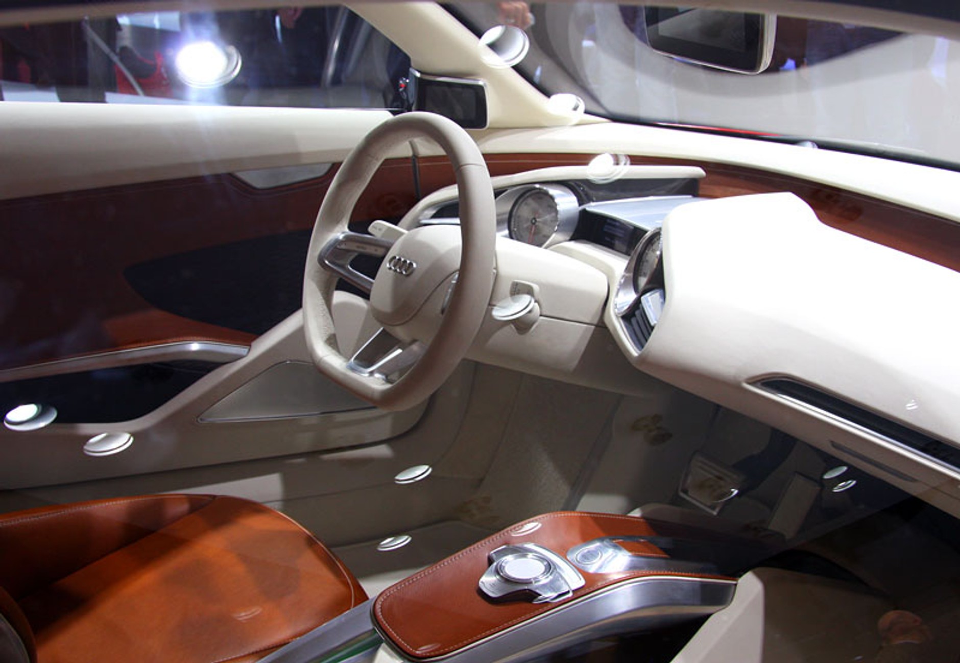 Audi e-tron: w sprzedaży od 2012