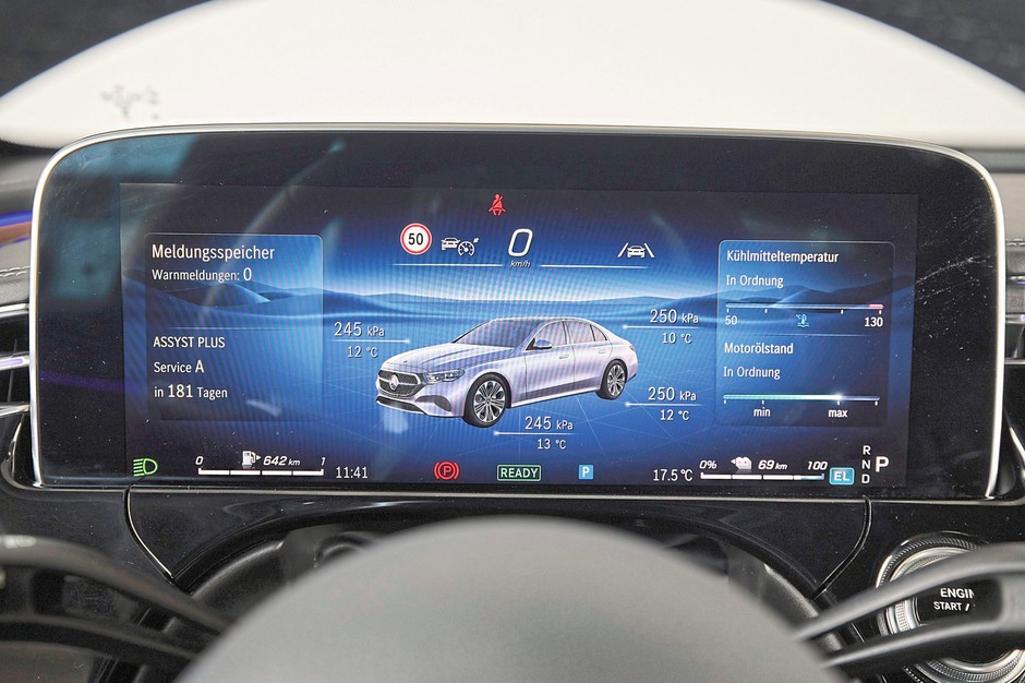 Mercedes E 400 e kontra Volvo S90 T8