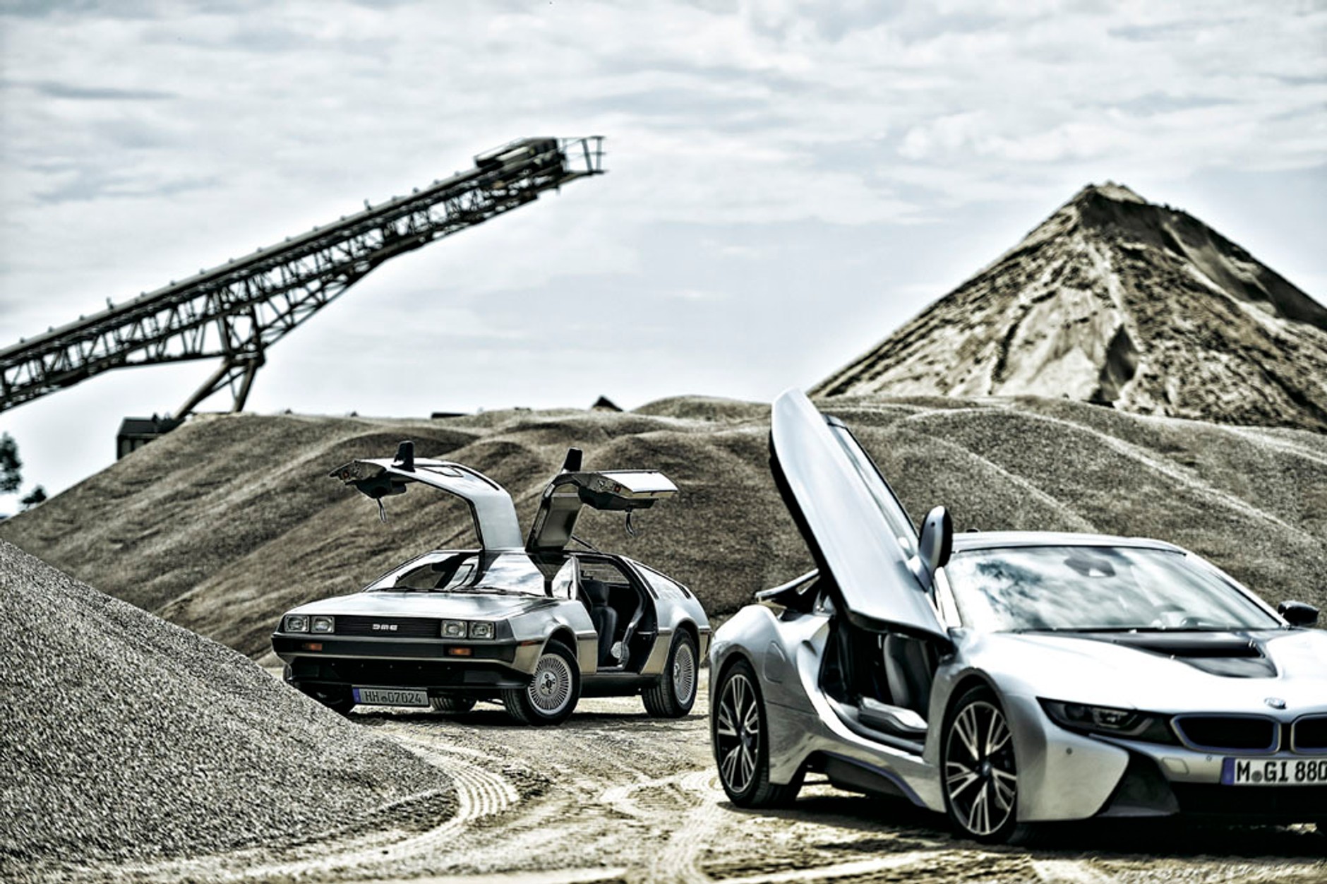 DeLorean DMC-12 i BMW i8 - Wechikuły czasu
