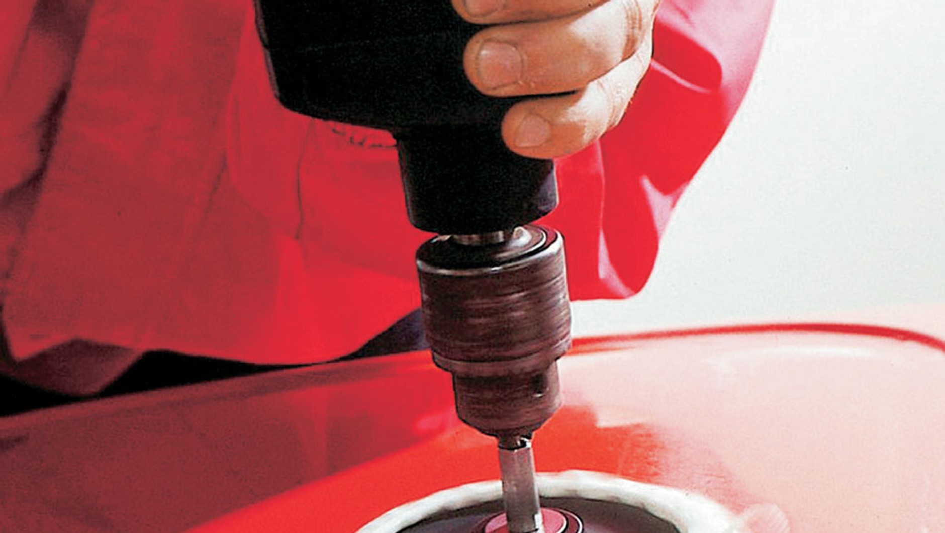 Jak wypolerować auto? Czyli - Nie zepsuj lakieru, podczas pucowania