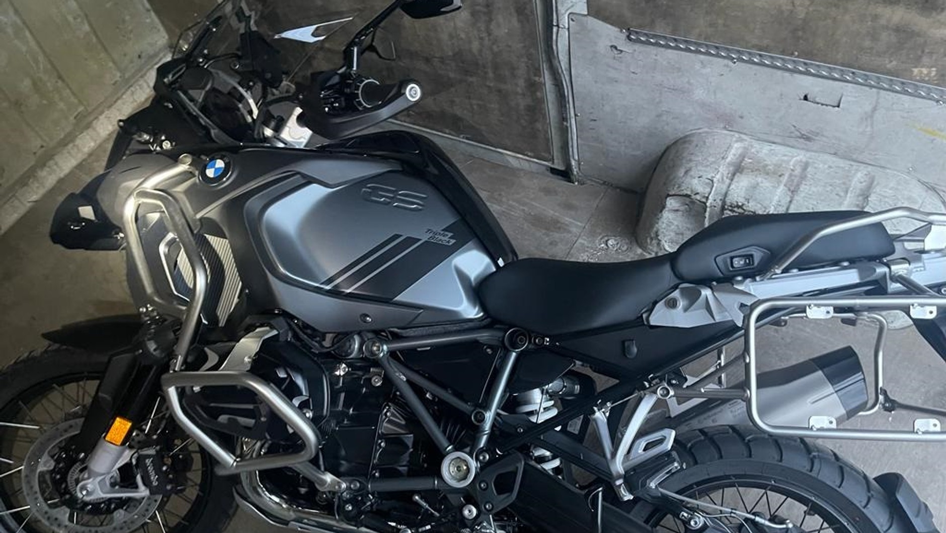 BMW R1250 GS Adventure  odzyskane przez Straż Graniczną