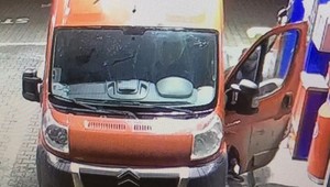 Zatankowali kilkaset litrów paliwa. Mimo to daleko nie ujechali