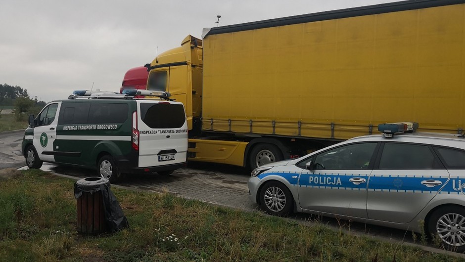 Patrol ITD zatrzymał estońską ciężarówkę, żeby sprawdzić, czy wnoszone są opłaty za przejazd
