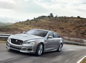 Jaguar XJR: ostry kocur