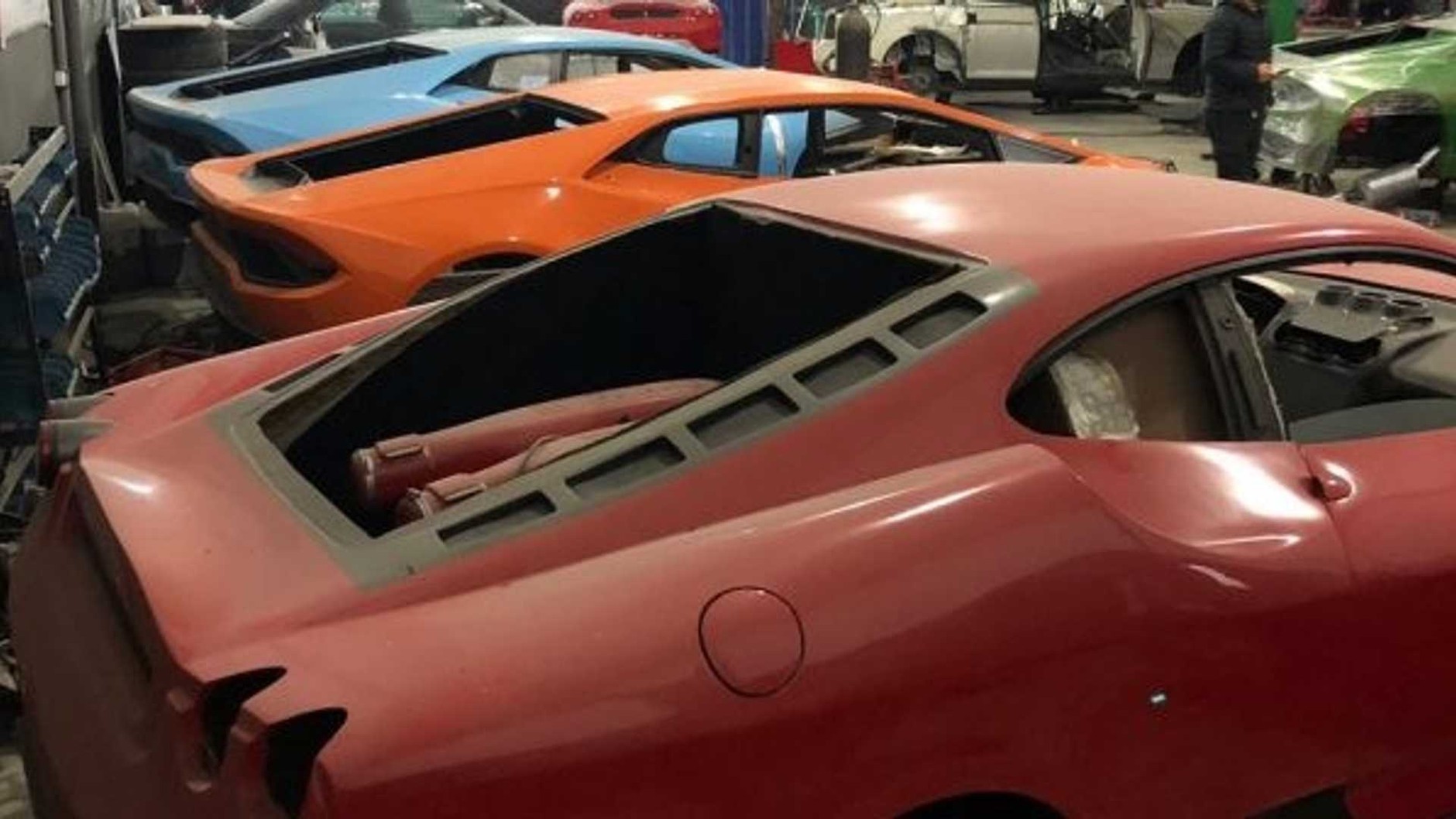 Produkowali podróbki Ferrari i Lamborghini