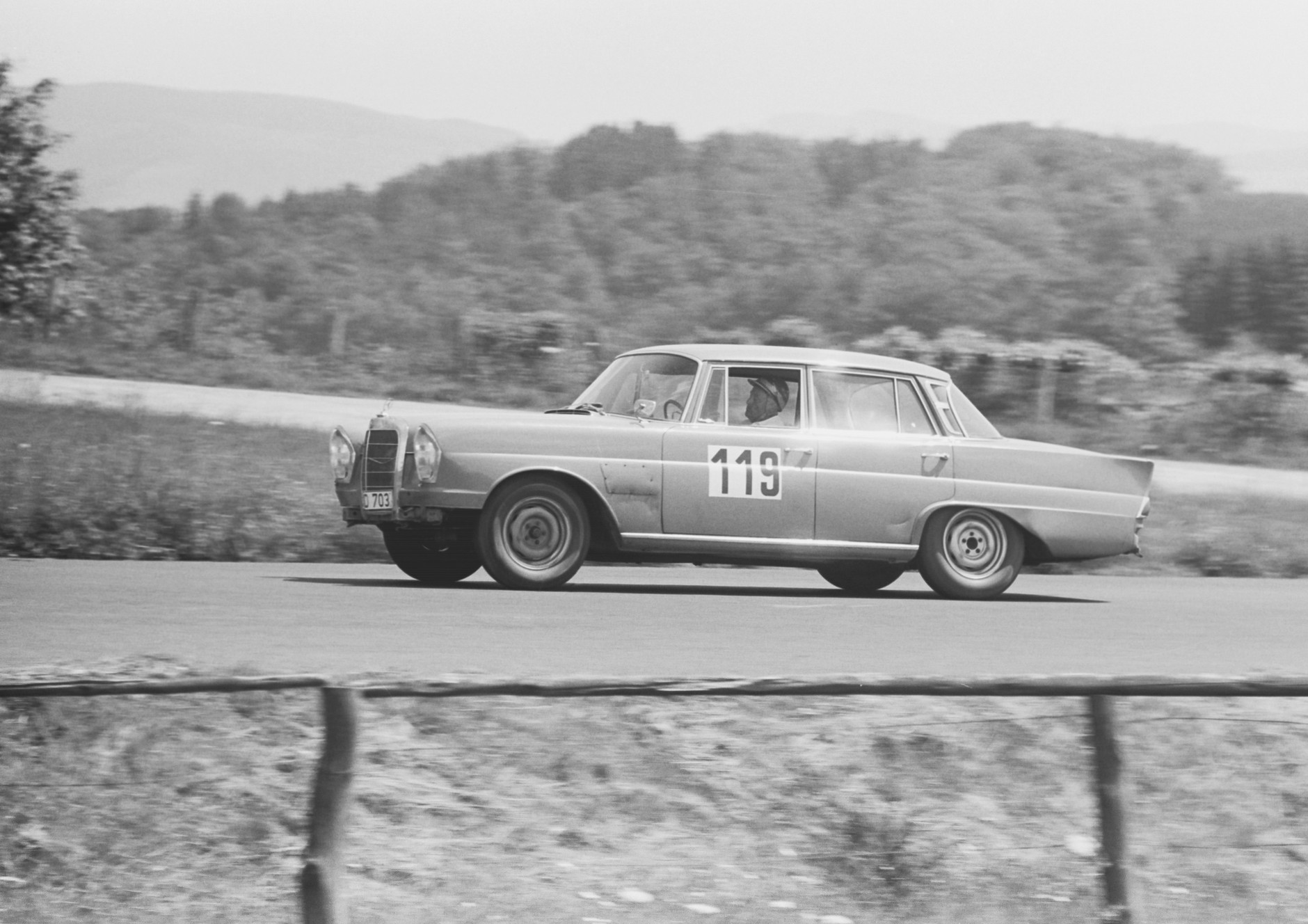 Mercedes 300SE Touring Car