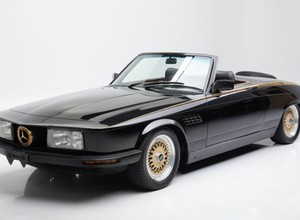 Wyjątkowy Mercedes SL znanego piosenkarza na aukcji