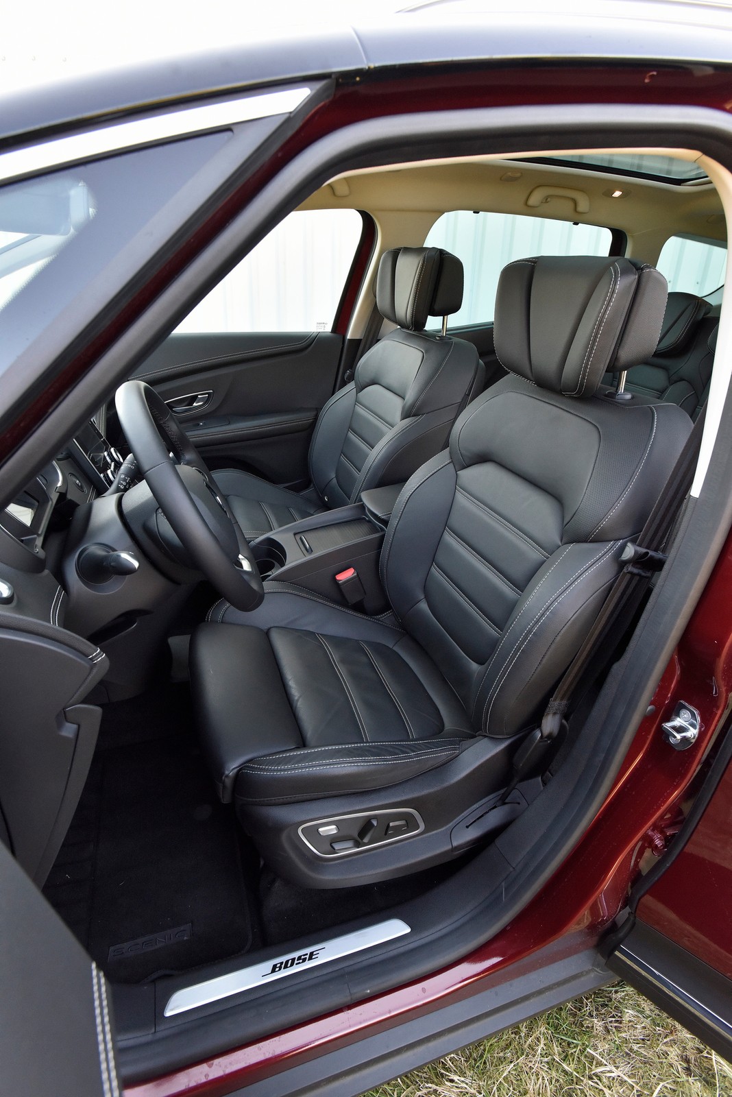 Porównanie: Ford Grand C-Max, Opel Zafira, Renault Grand Scenic, Volkswagen Touran