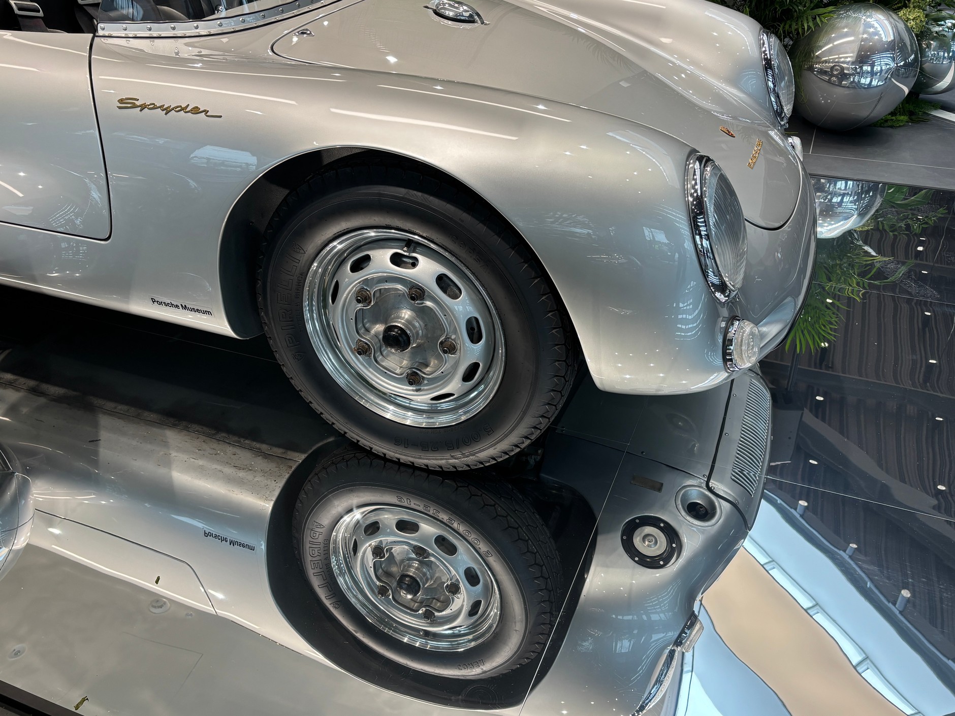 Premiera Cayenne Electric w Porsche Centrum Warszawa Wawer