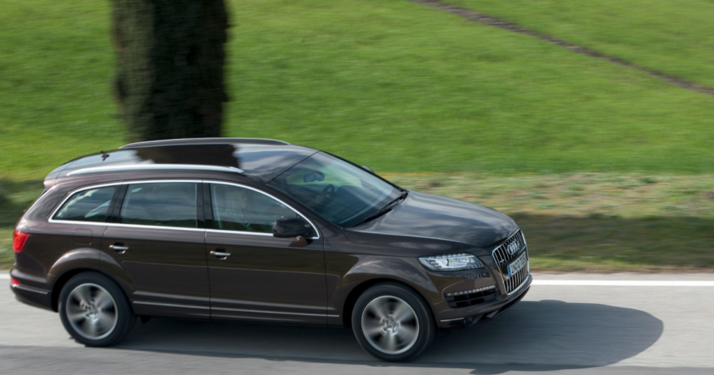 Audi Q7 - Mniej Co2 ale więcej chromu i mocy