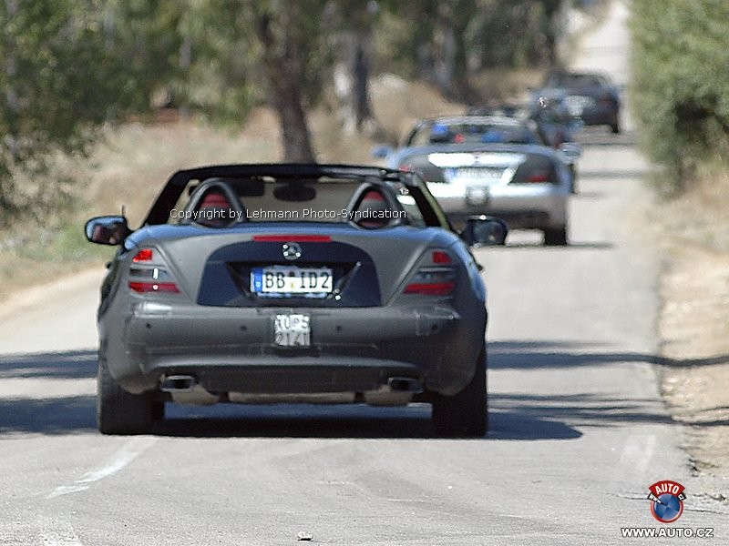 Zdjęcia szpiegowskie: odmłodzone Mercedesy SL i SLK we Włoszech