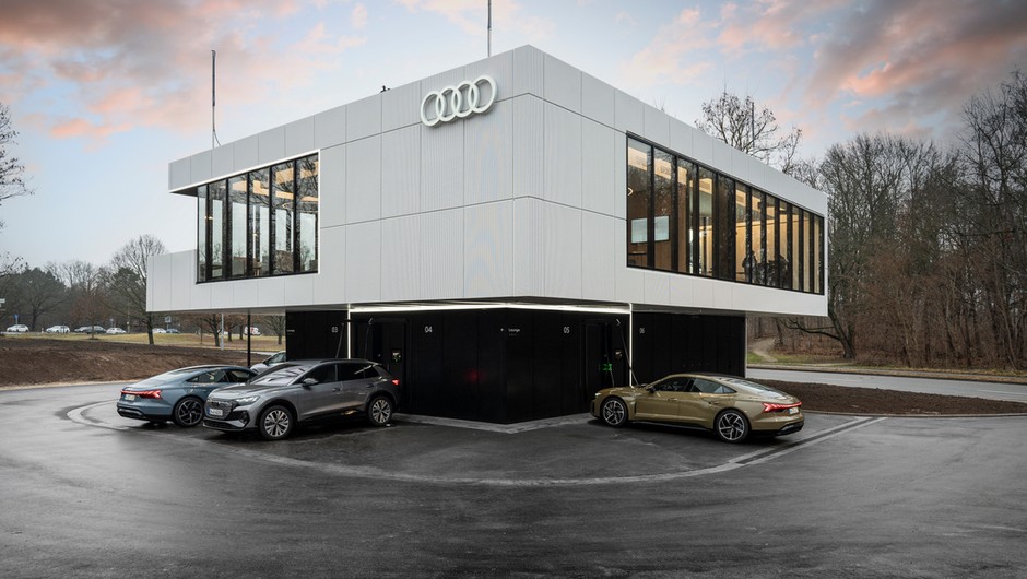 Audi charging hub