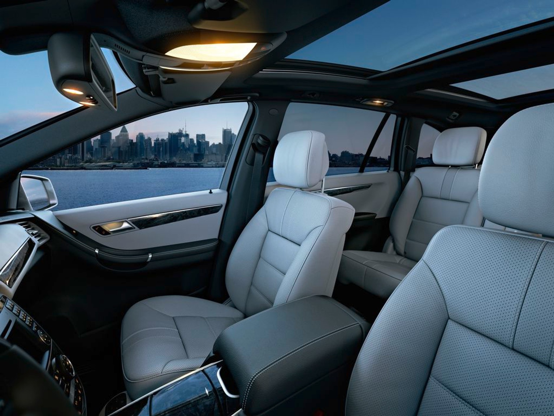 Nowy Jork 2010: Mercedes-Benz  Klasa R z nową twarzą