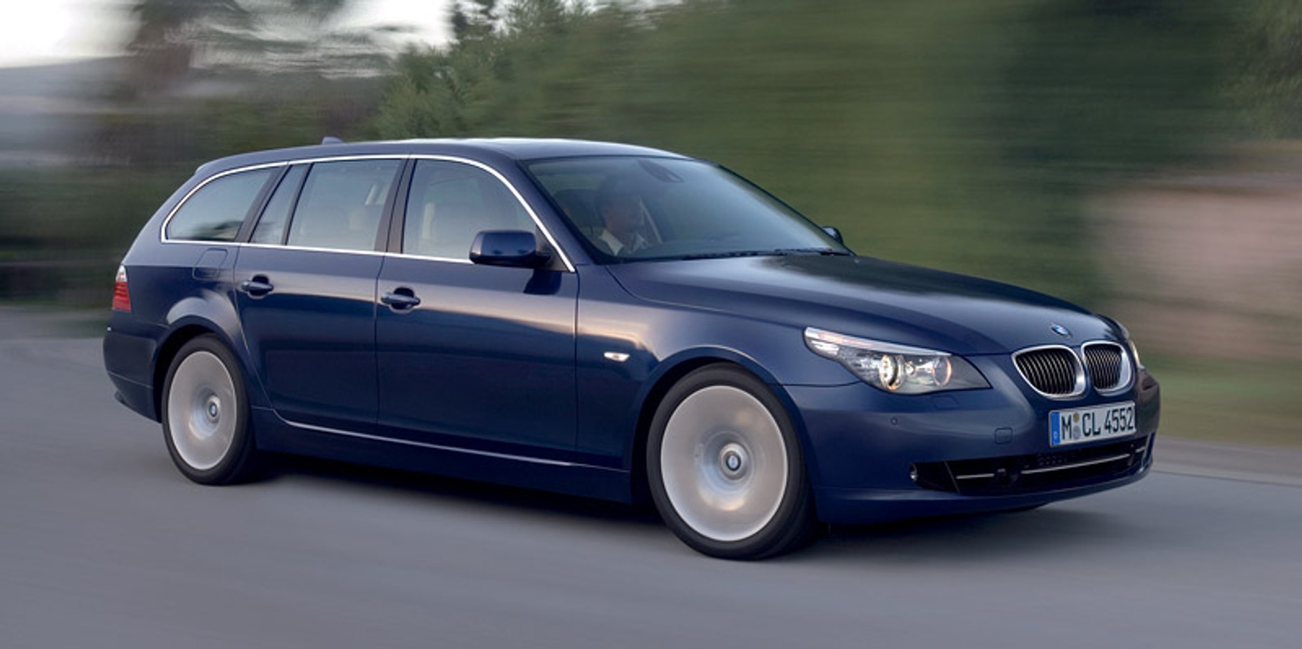 BMW: 5 mln pięciu generacji serii 5