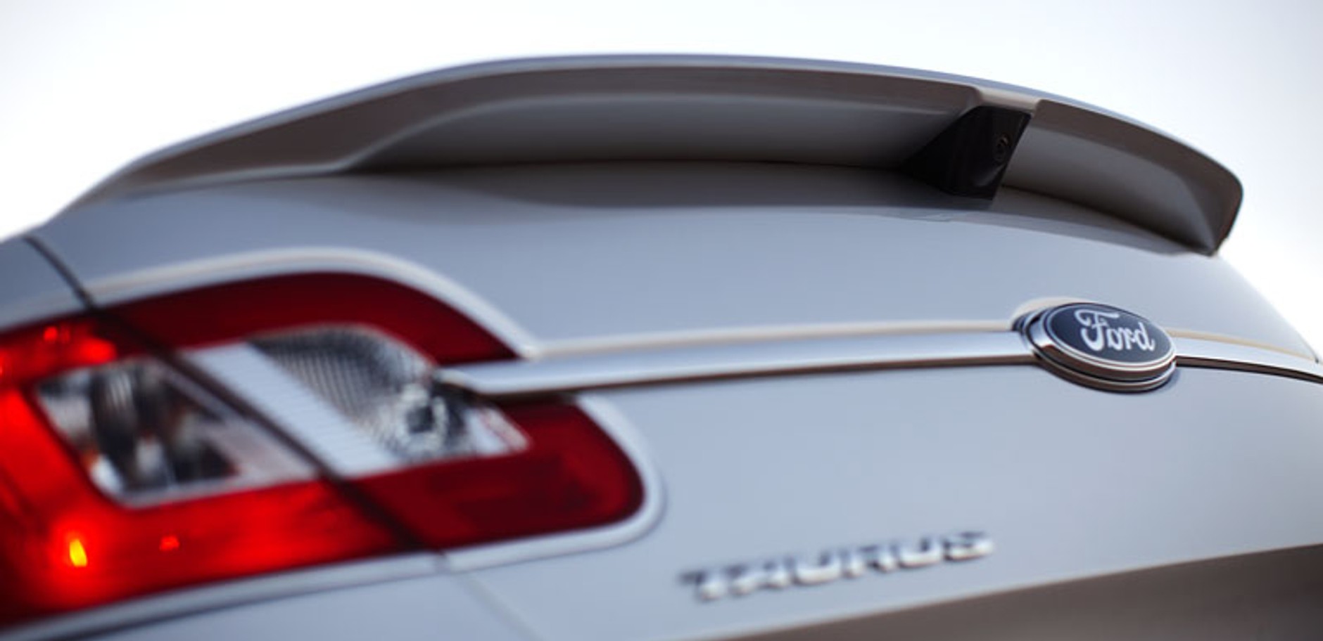 Ford Taurus SHO – rodzinny sedan w najostrzejszej wersji