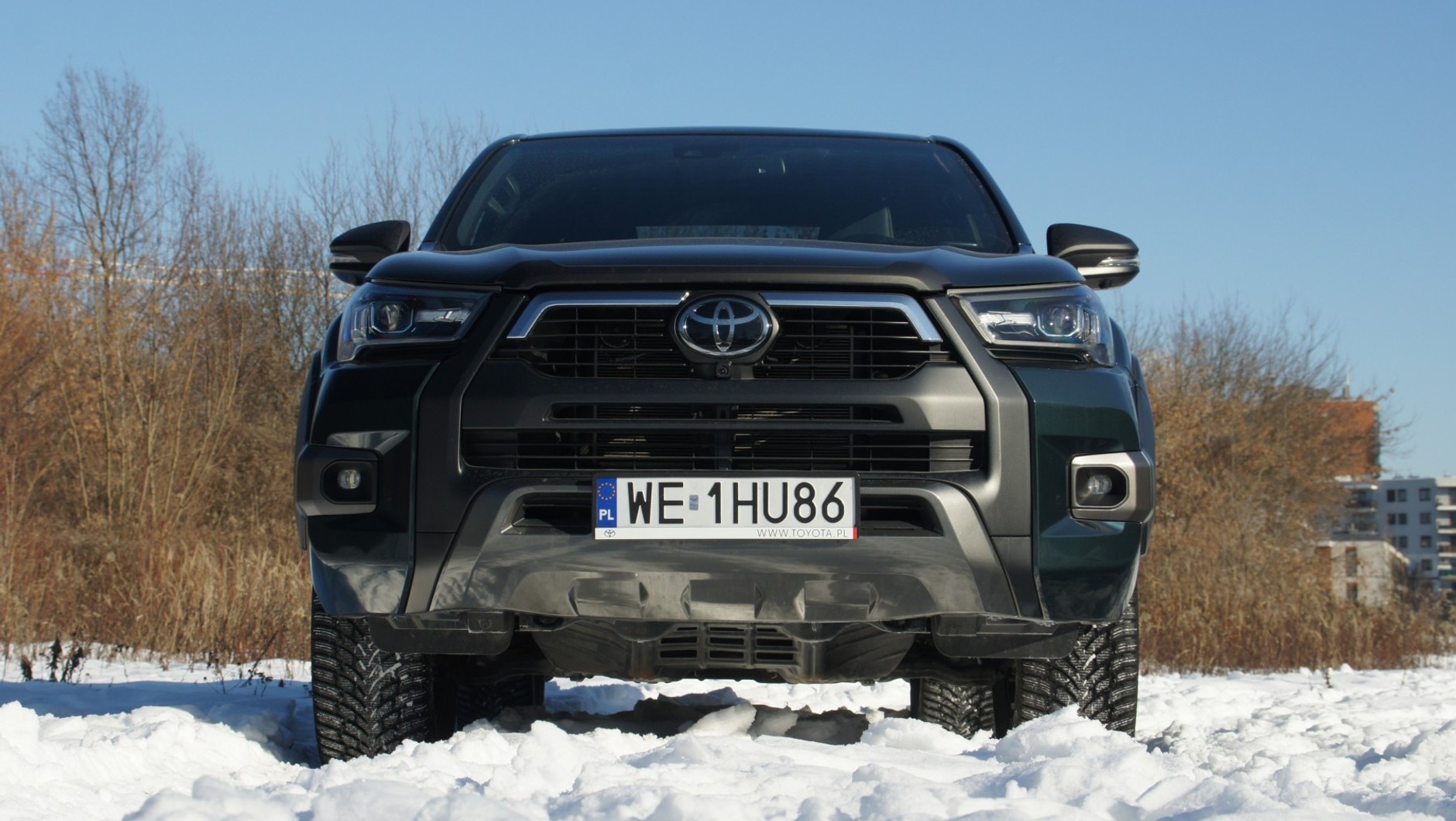 Duży prześwit to tylko jeden z terenowych atutów Toyoty Hilux