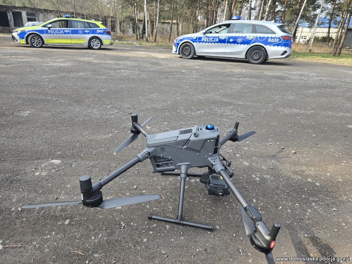 Policyjny dron wykorzystywany do łapania kierowców