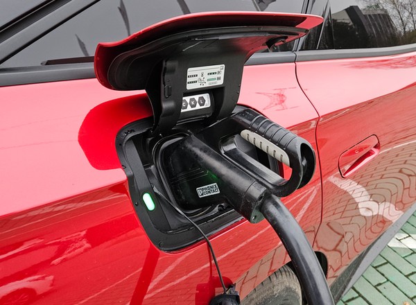 Kierowcy elektryków nie chcą wracać do aut spalinowych. Podali konkretne argumenty