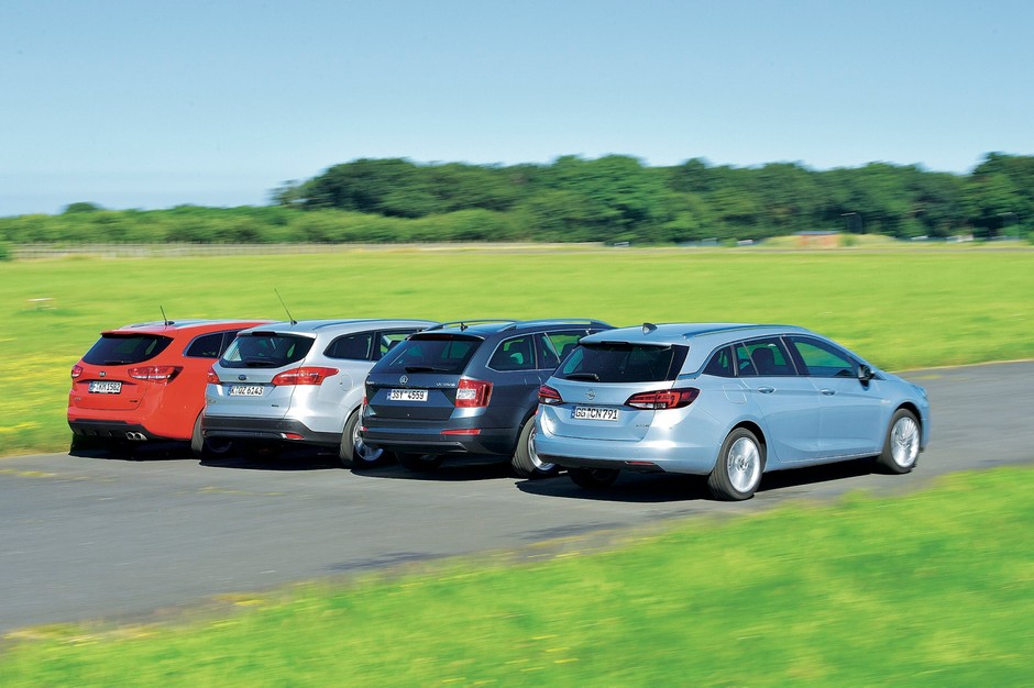 12 cylindrów... i aż 4 auta: Focus, cee'd, Astra i Octavia