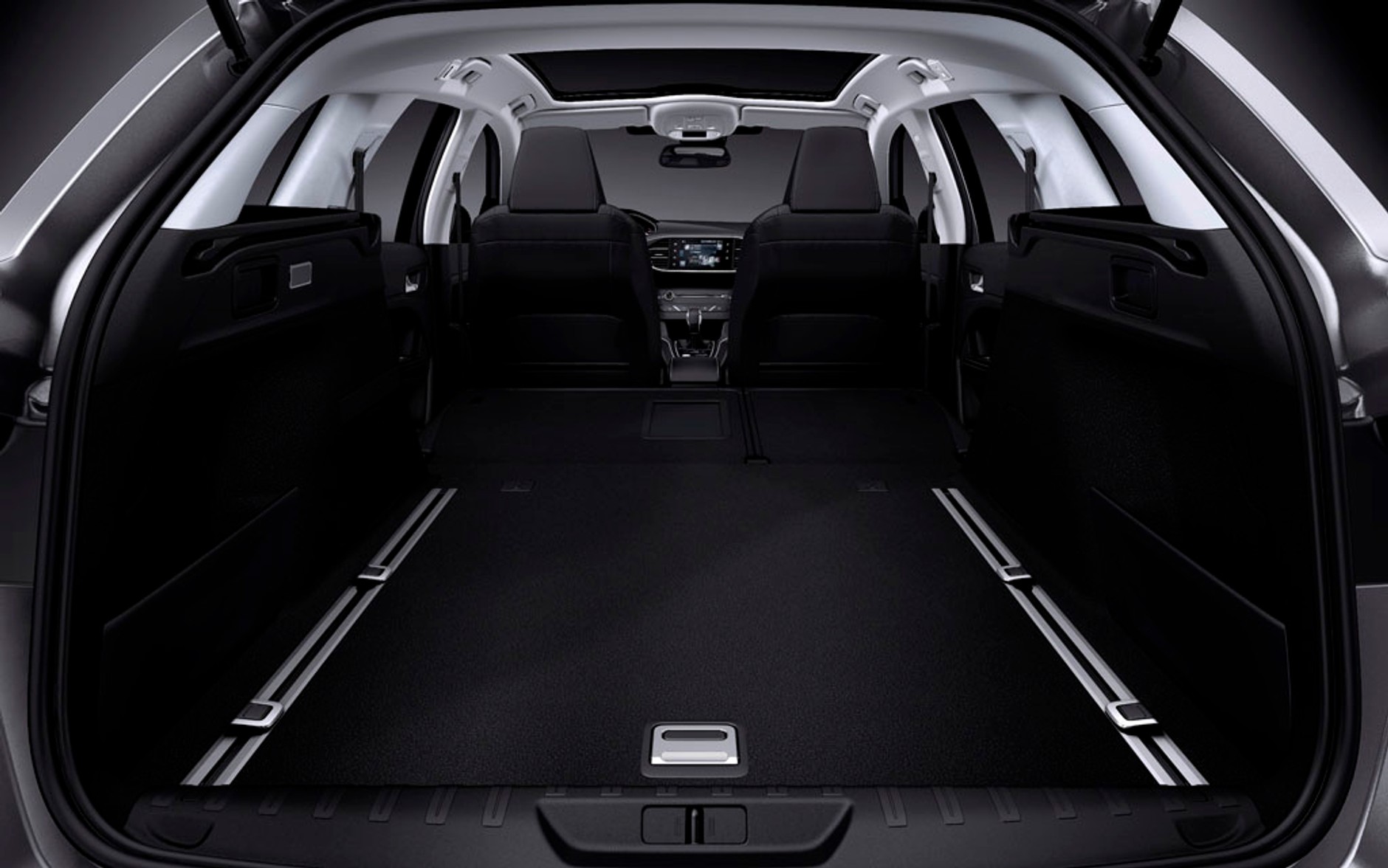 Nowy Peugeot 308 SW: kompaktowe kombi z ogromnym bagażnikiem