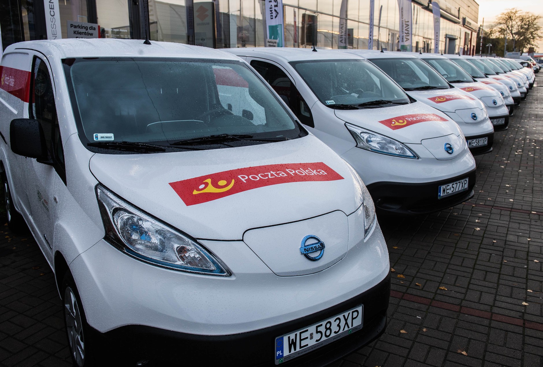Elektryczne Nissany e-NV200 dla Poczty Polskiej