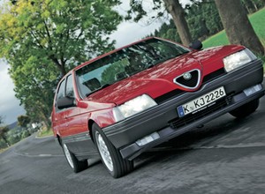 Alfa Romeo 164 - limuzyna w cenie skutera