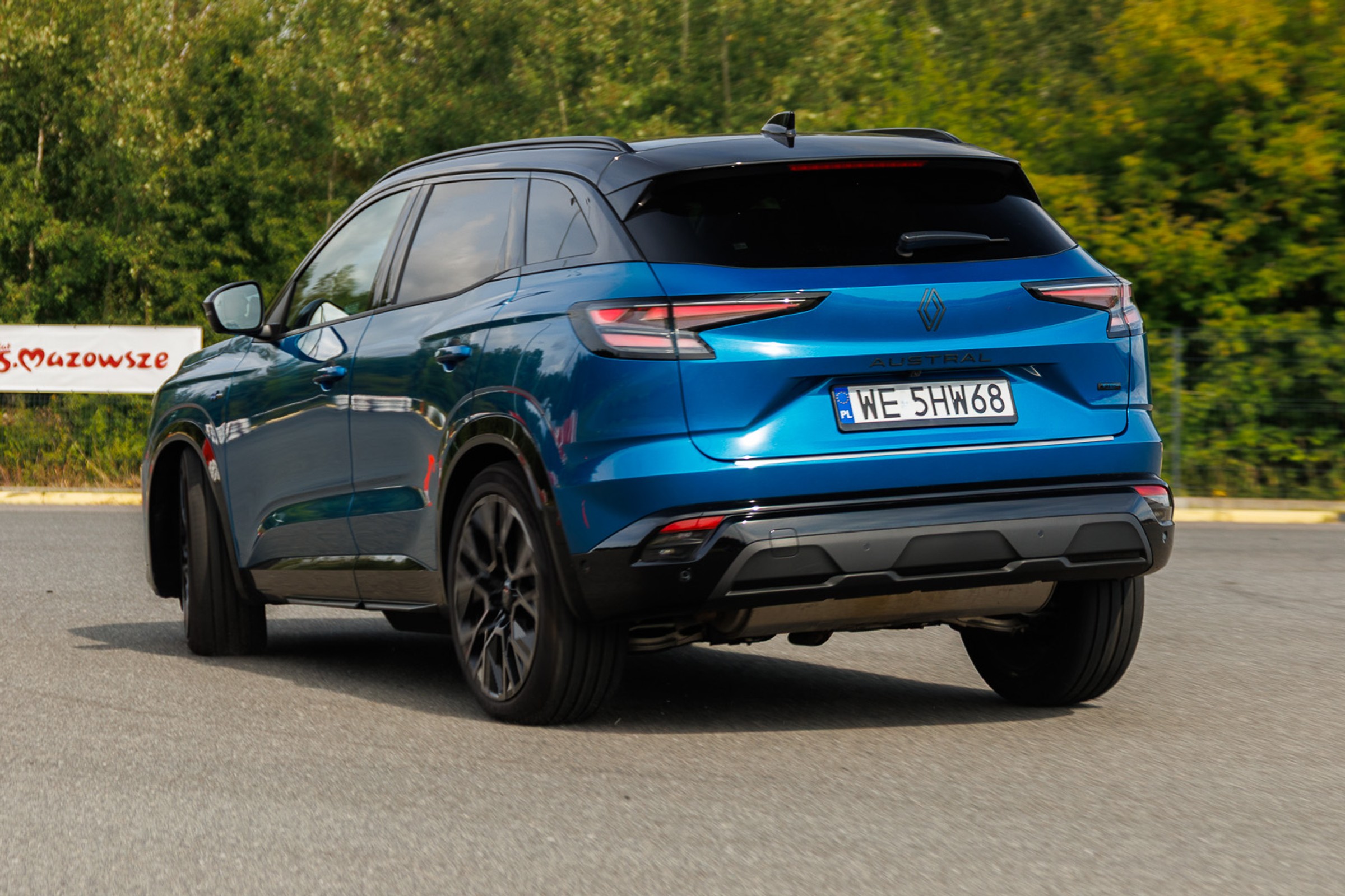 Co łączy Renault Austral z Mercedesem EQS i BMW serii 7? Tego nie ma żaden konkurent