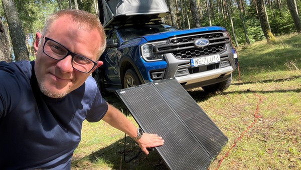 Przetestowałem przenośny panel solarny Osram. Działa!