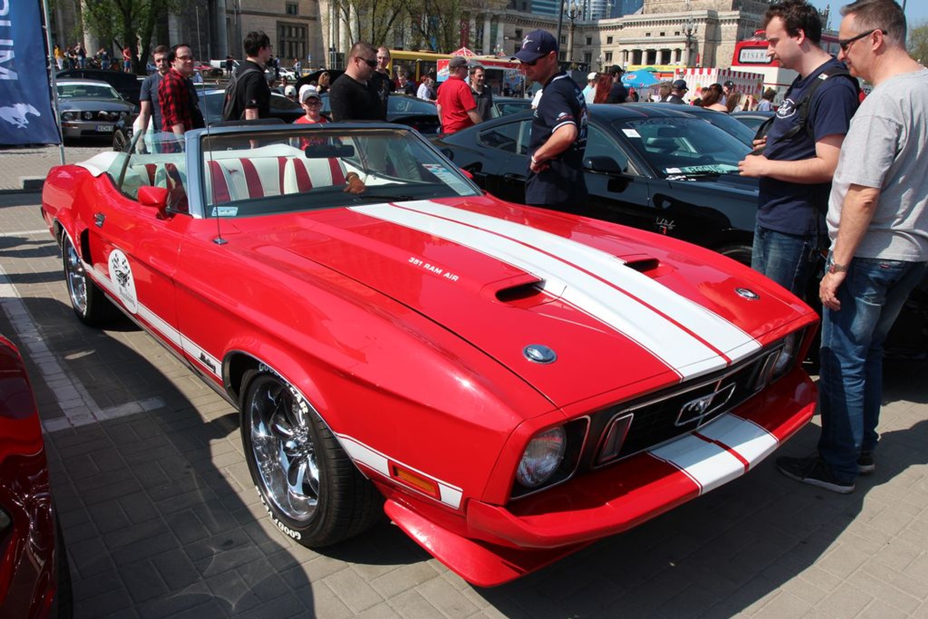 10. Zlot Fordów Mustangów w Warszawie