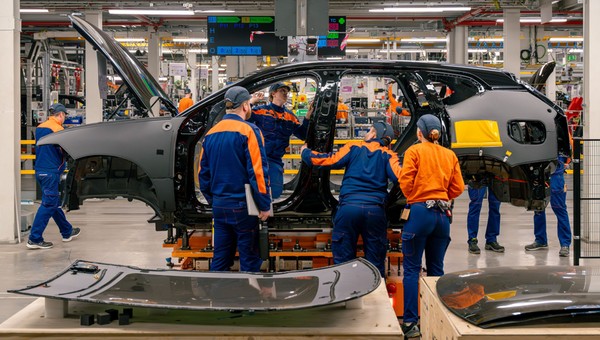 Volvo EX60 (produkcja w fabryce w Torslanda, Szwecja)