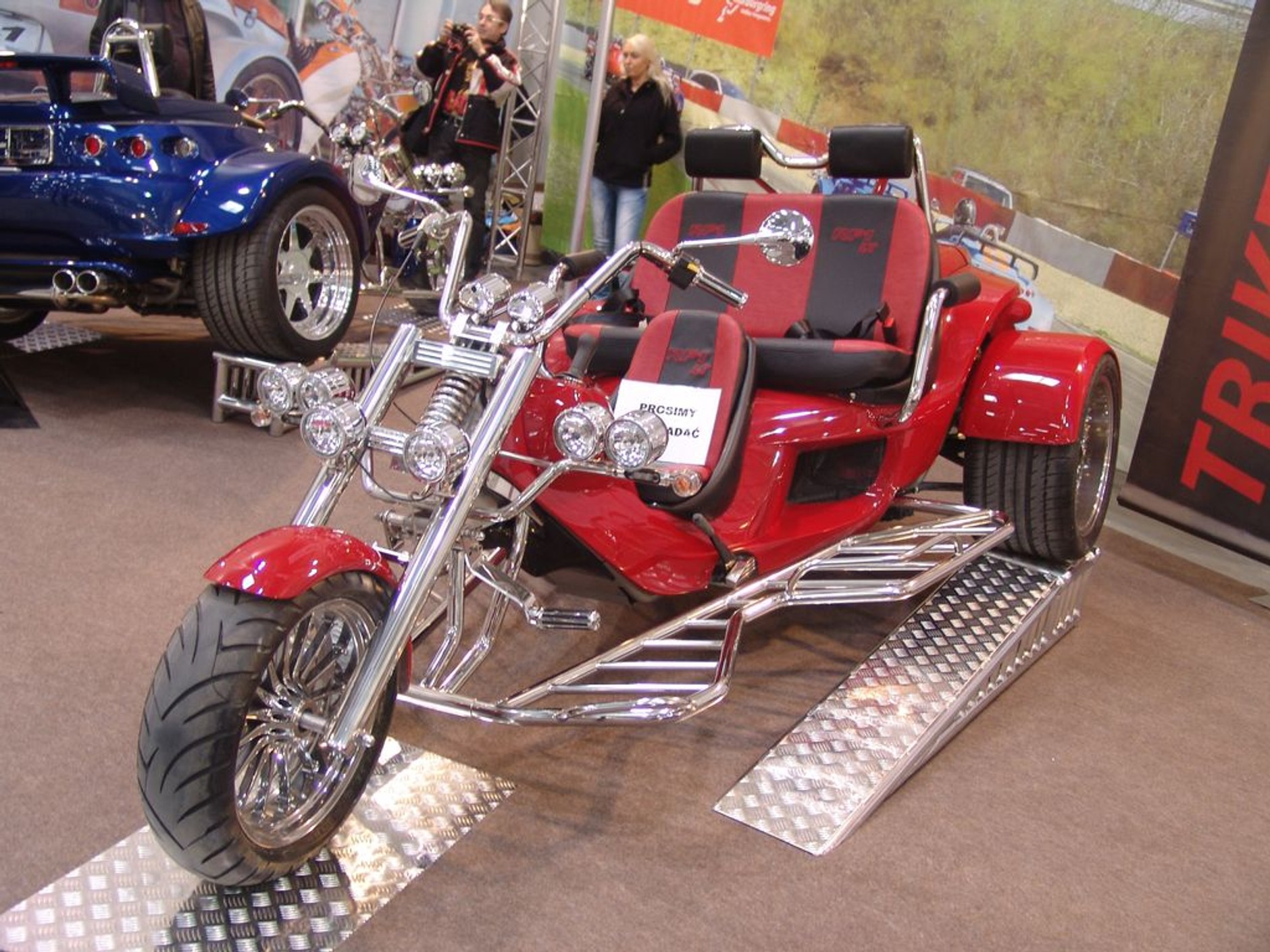 III Ogólnopolska Wystawa Motocykli i Skuterów: premiery i atrakcyjne hostessy (galeria)