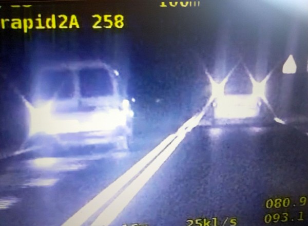 Policjanci zauważyli Citroena. Jego kierowca musi teraz iść na egzamin