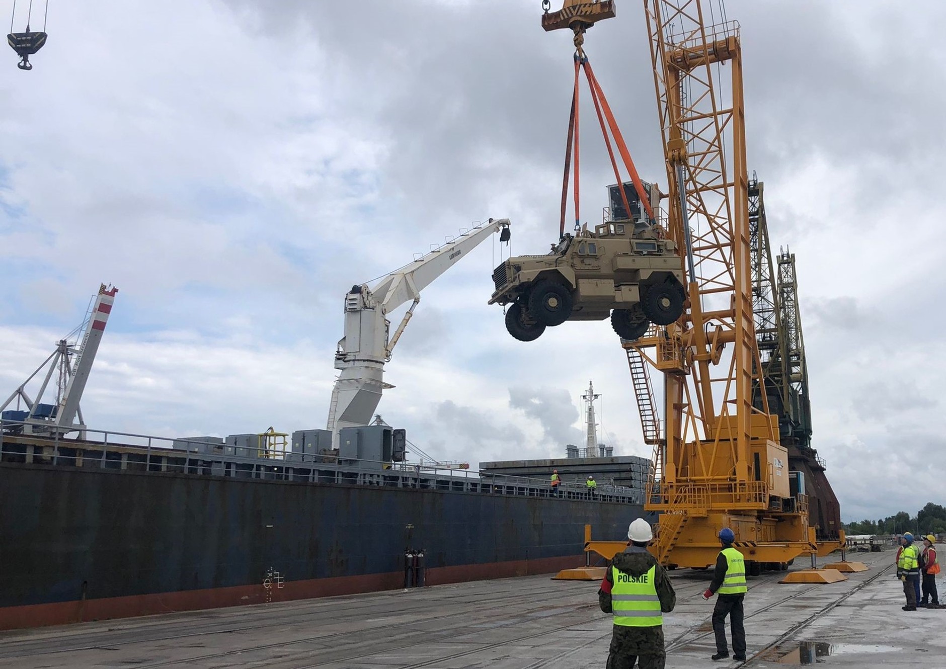 Transporter opancerzony Cougar 4×4