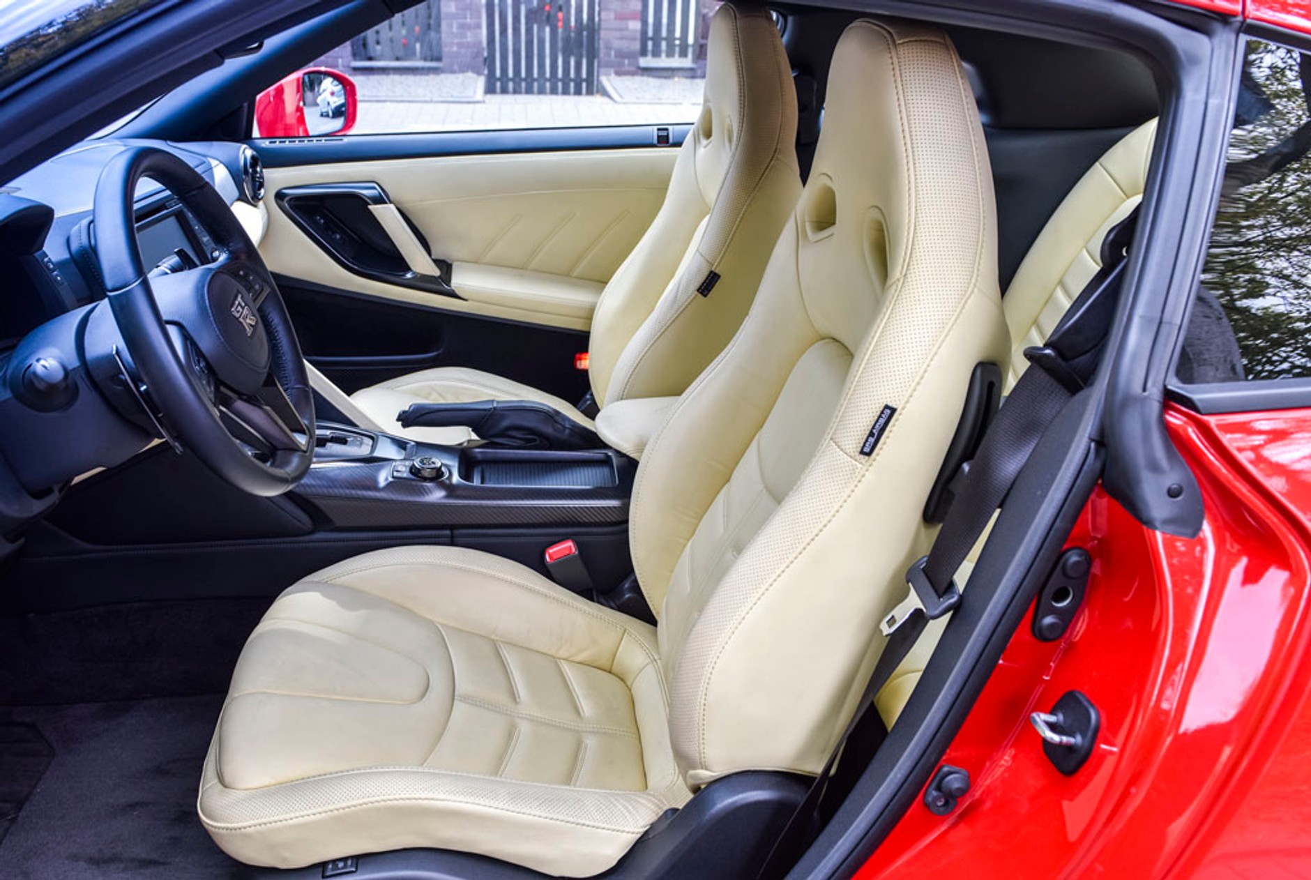 Nissan GT-R - im szybciej tym lepiej