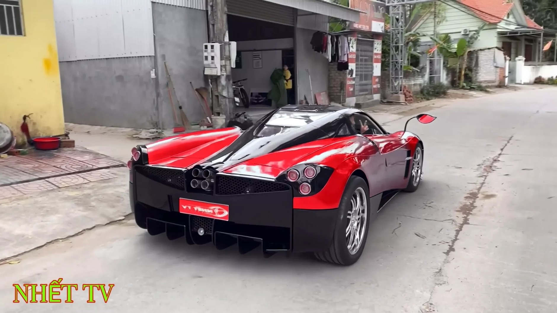 Pagani Huayra – replika