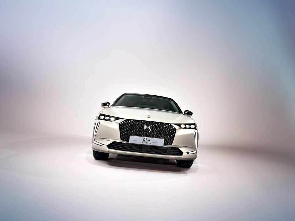 DS 4