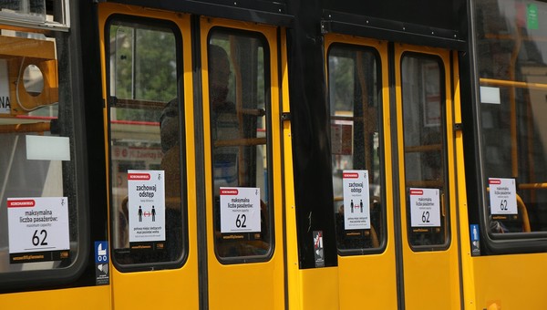 Uwaga, pasażerowie! Od 15 grudnia w transporcie publicznym będą obowiązywać limity