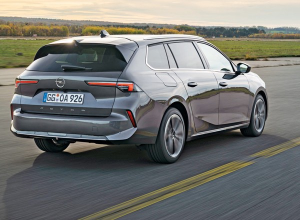 Opel Astra Sports Tourer - czy trzy cylindry sprawdzą się w rodzinnym kombi?