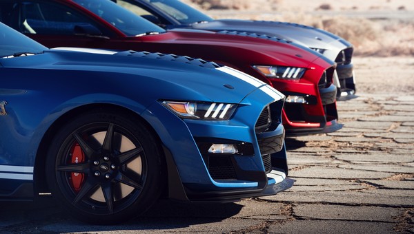 Jakie auta sprowadzamy z USA? Z większymi i mocnymi silnikami, rządzi Mustang