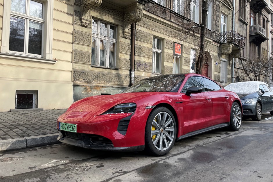 Porsche Taycan GTS