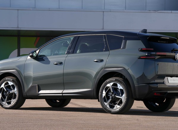 Nowy Citroen C5 Aircross ma już polskie ceny. Hybryda 1.2 od 132 tys. 900 zł