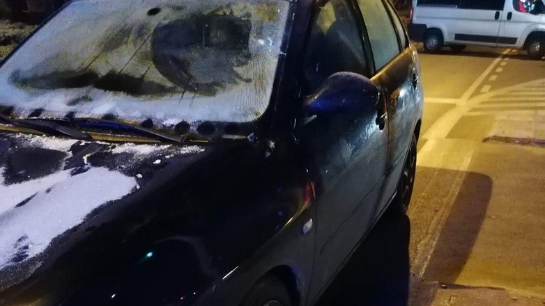 Kierowca Seata potracił pieszych, bo... nie odszronił szyb