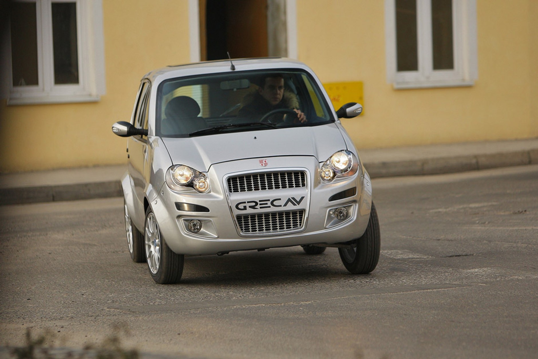 Grecav Sonique: mikrus dla nastolatków