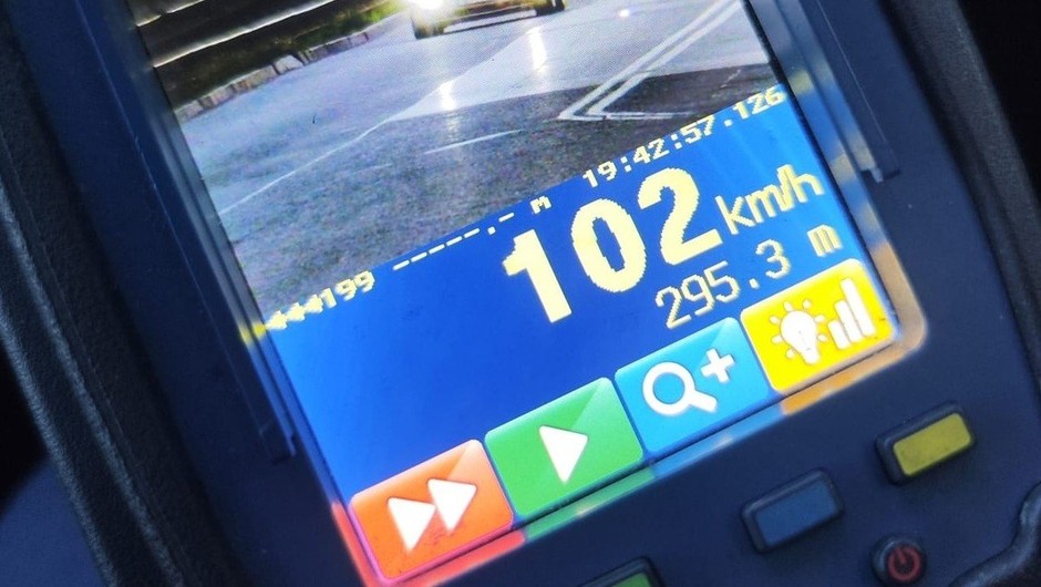 Obraz pochodzący z serwisu https://swietochlowice.policja.gov.pl/k25/informacje/wiadomosci/385335,Majowy-pospiech-skonczyl-sie-utrata-prawa-jazdy.html