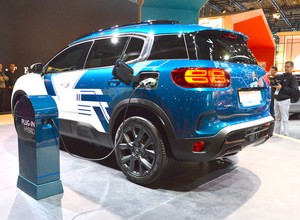 Citroen na salonie samochodowym w Paryżu