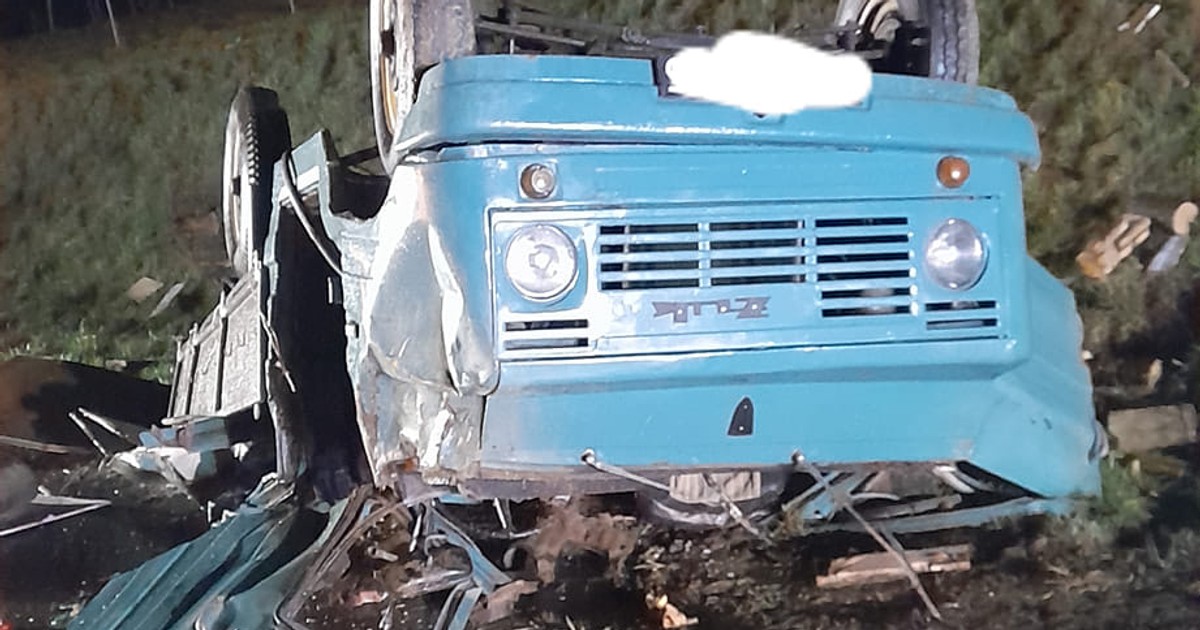 Kierowca busa najechał na tył Żuka na A4