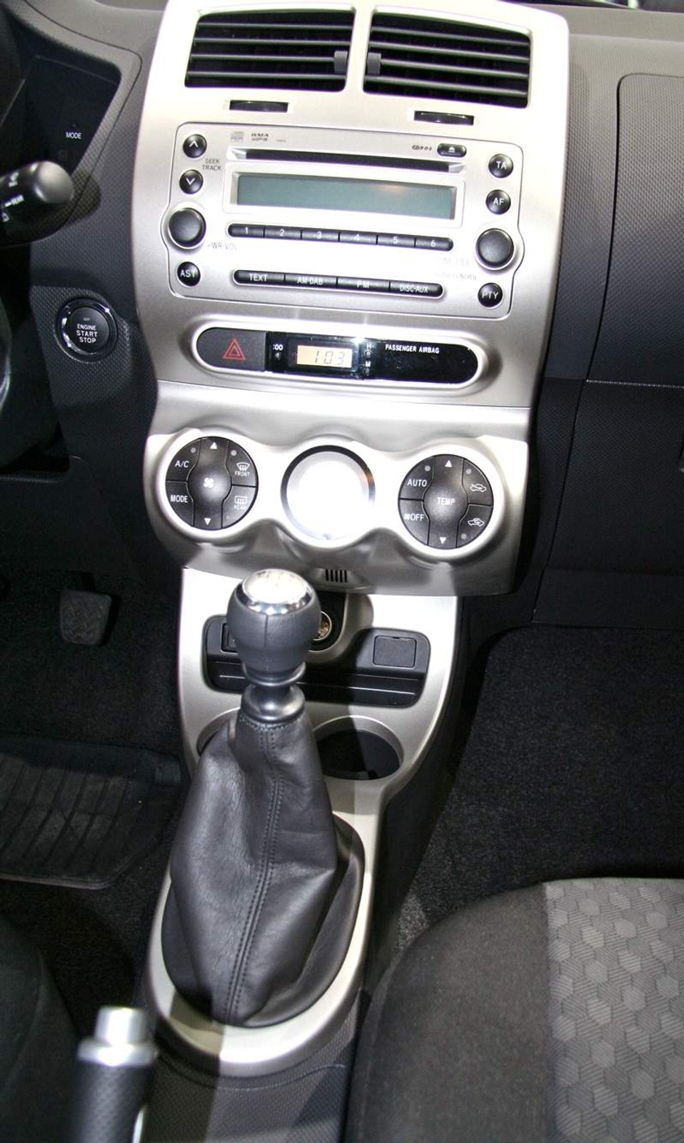 Paryż 2008: Toyota Urban Cruiser – miejski crossover z napędem 4x4 i nowym silnikiem 1,33 Dual VVT-i