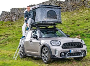 Islandia Mini Countrymanem z namiotem na dachu