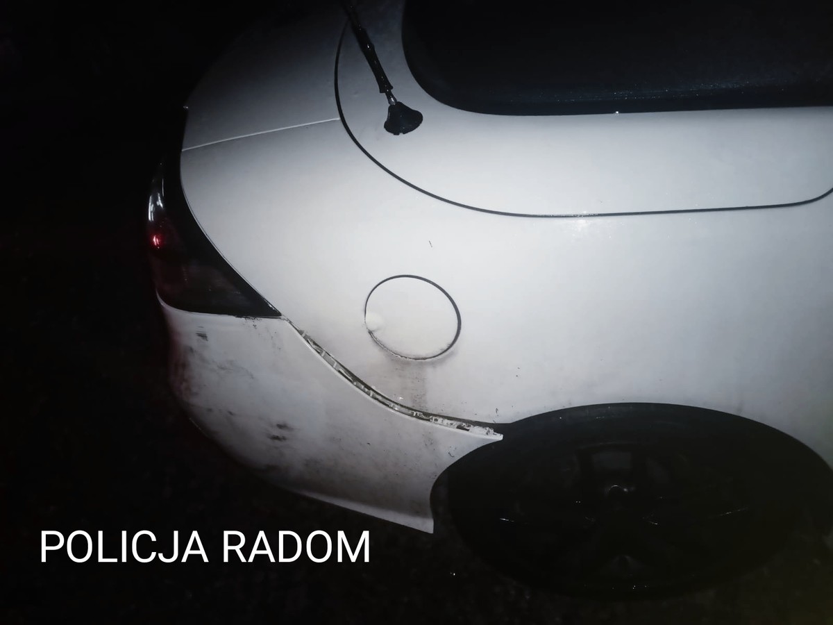 Samochód, którym kierowca doprowadził do pięciu kolizji