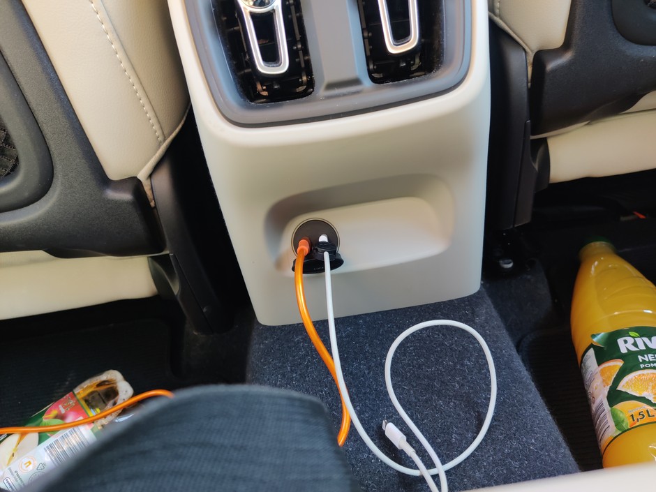 Volvo XC40 B3 podczas wyjazdu na mazury